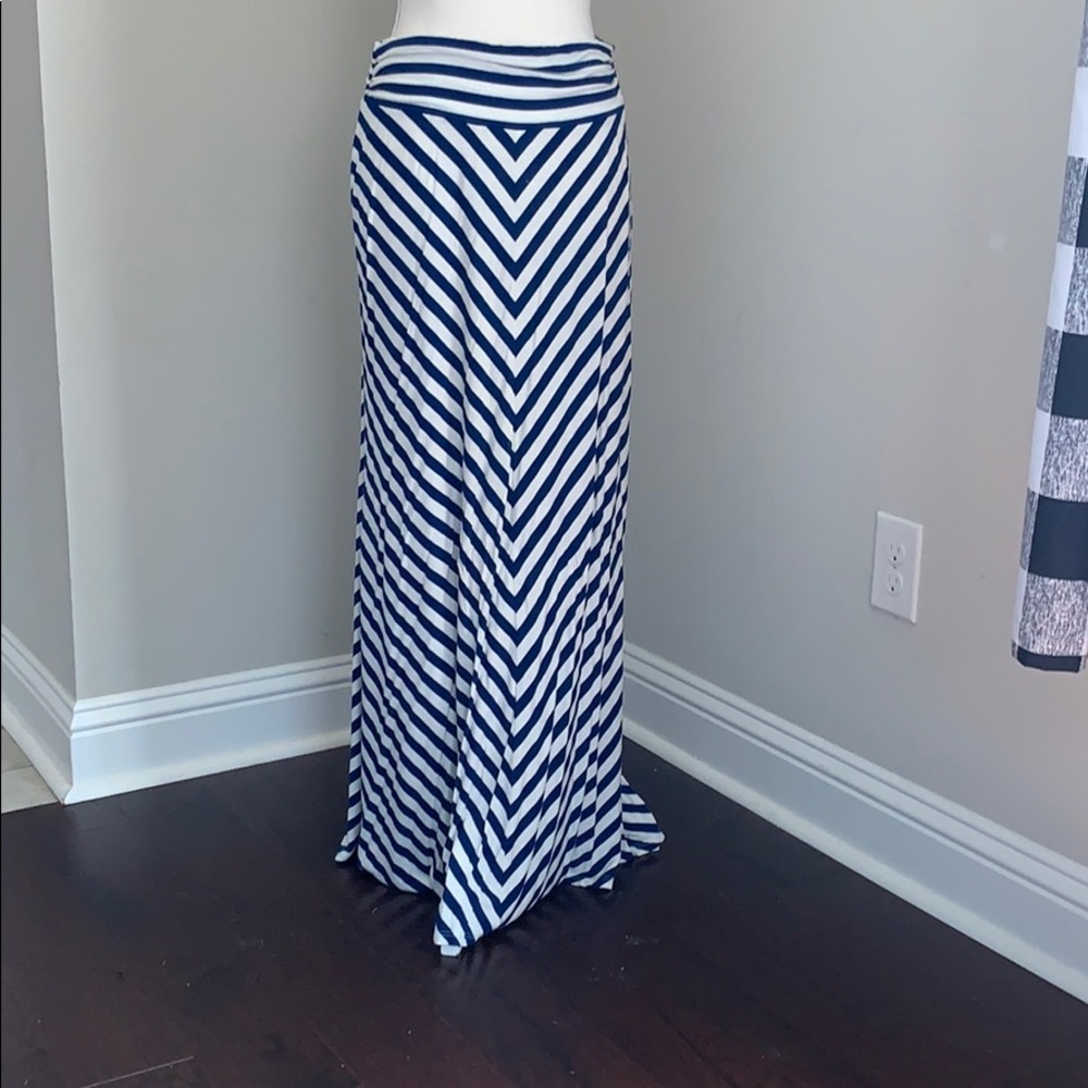 women’s maxi skirt